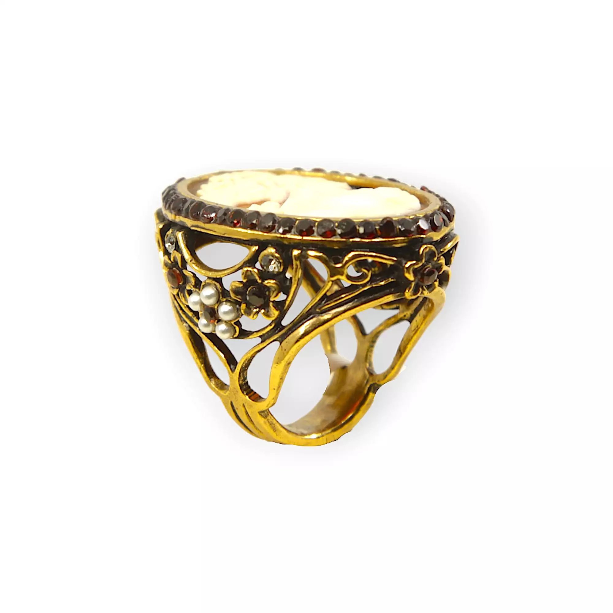 CAMMEO RING