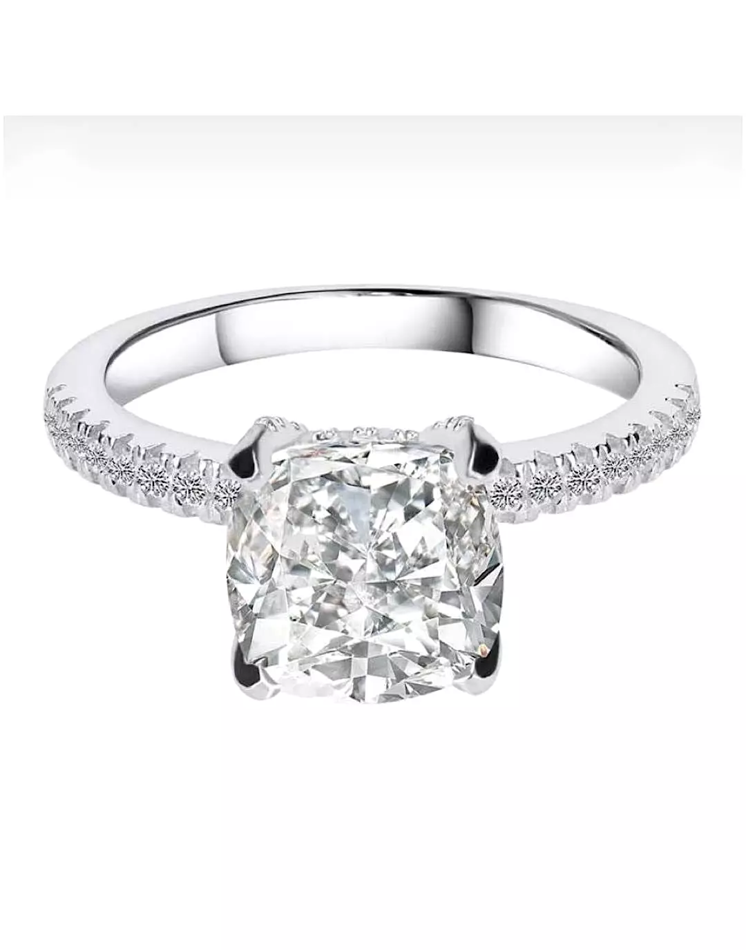 Cushion Cut Four Claw Diamond Ring