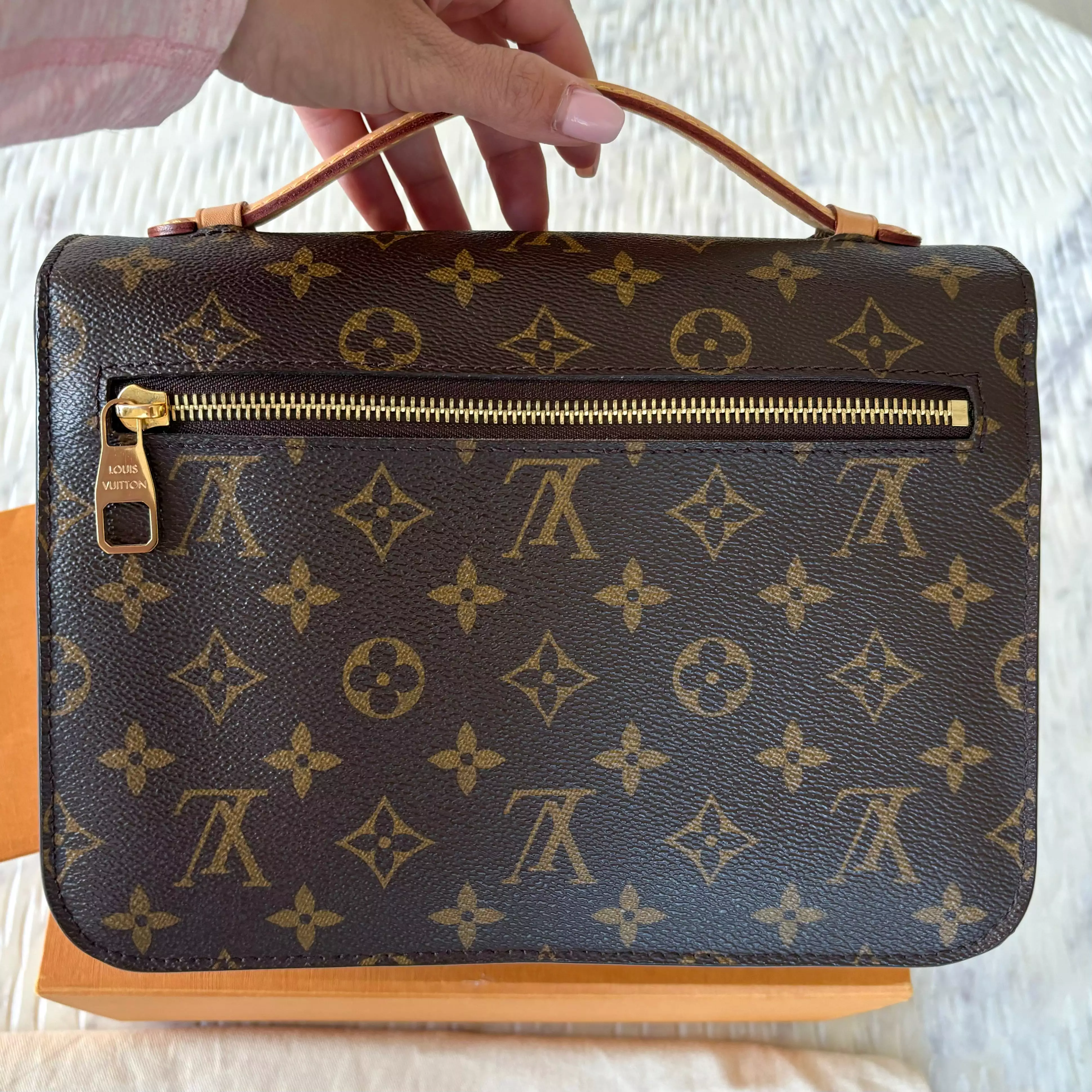 Louis Vuitton Pochette Métis Bag