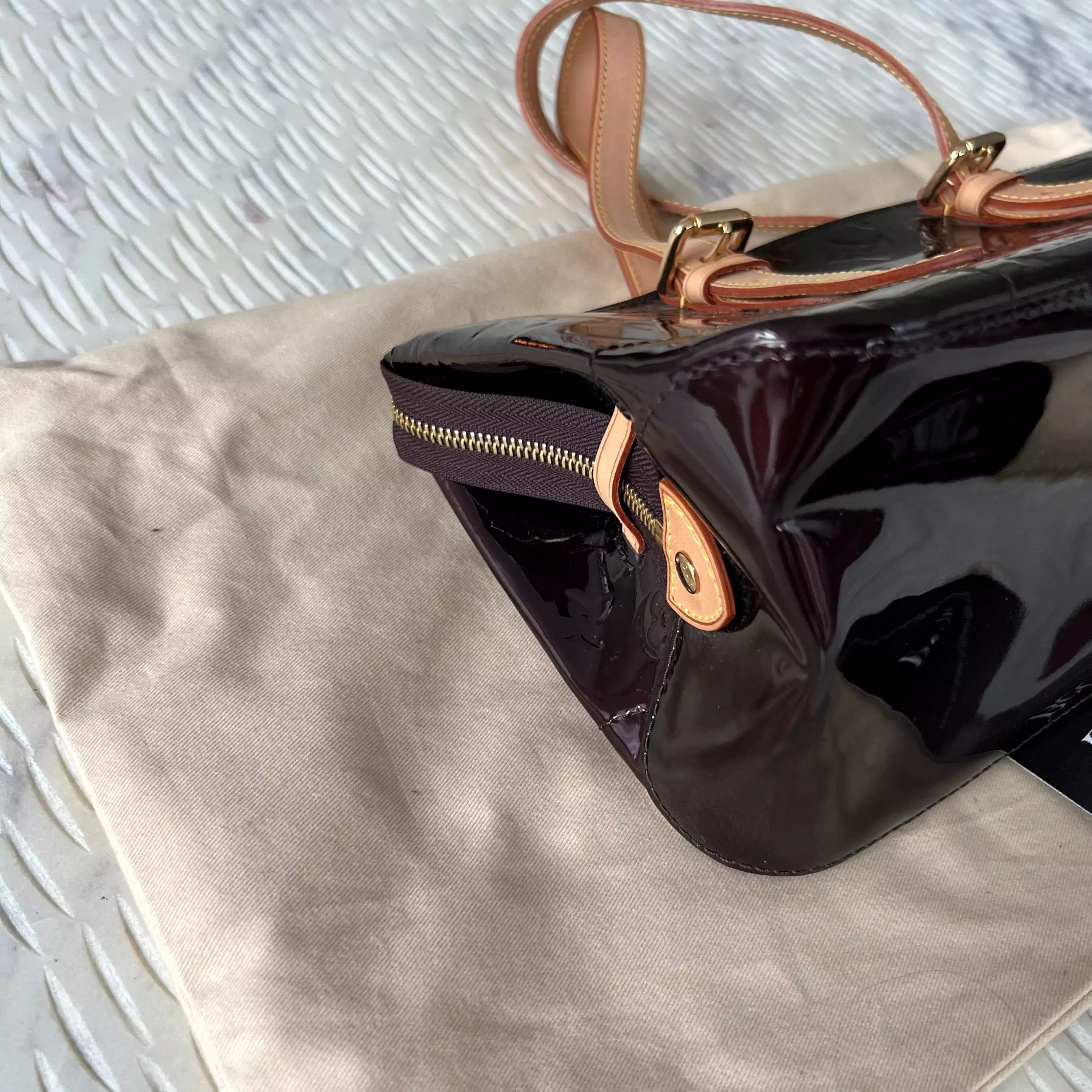 Louis Vuitton Vernis Rosewood Avenue Bag