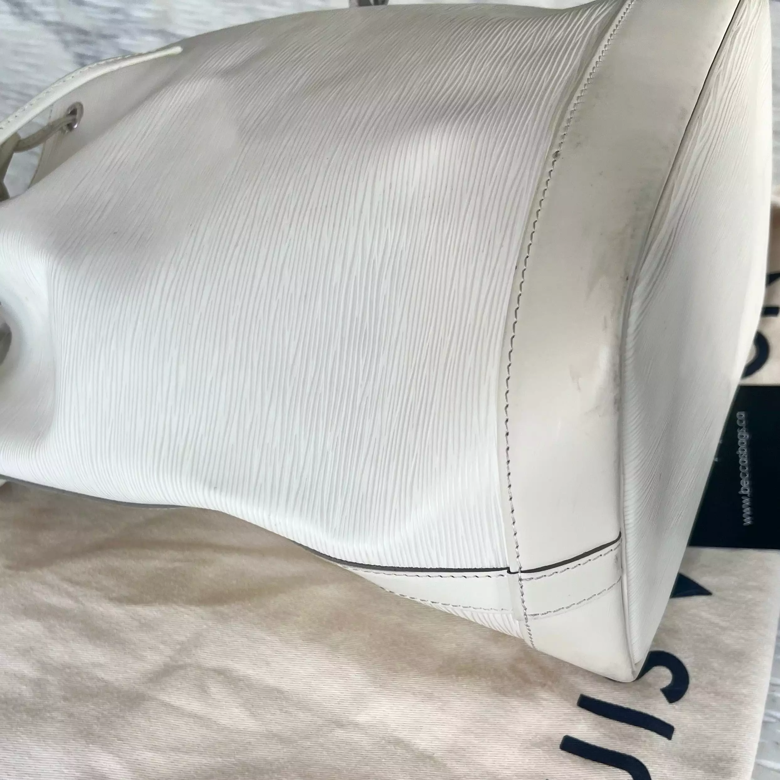 Louis Vuitton White Epi Leather Neo Noe Bag