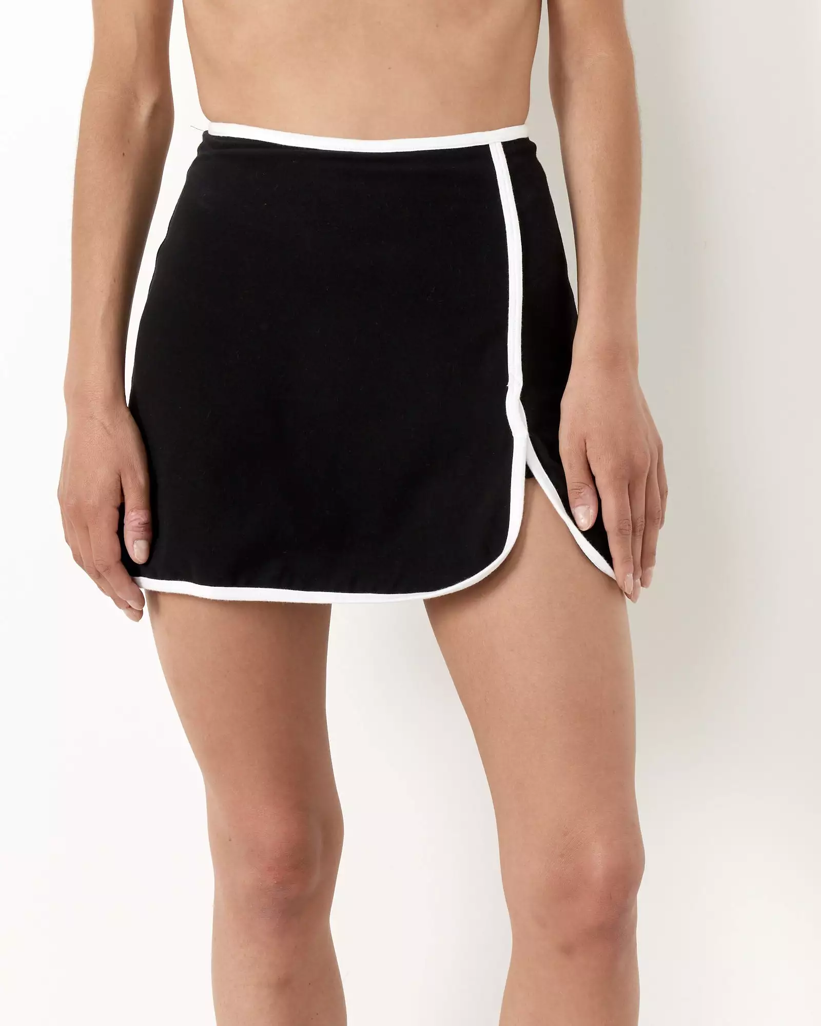 Minnie Contrast Skort in Black/White